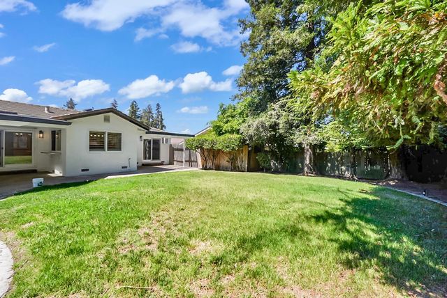 6908 Arrowwood Dr, Riverbank, CA 95367