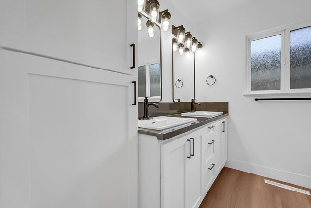 6908 Arrowwood Dr, Riverbank, CA 95367