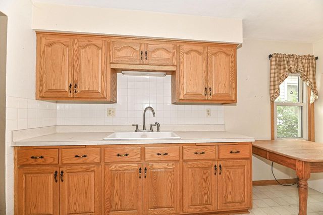 2425 S 63rd STREET, West Allis, WI 53219