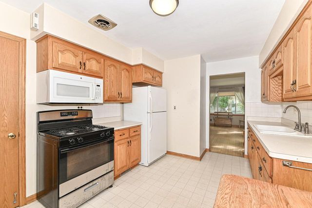 2425 S 63rd STREET, West Allis, WI 53219