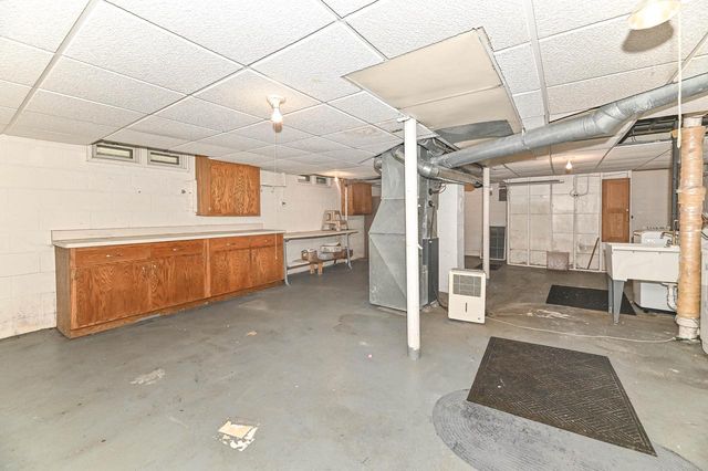 2425 S 63rd STREET, West Allis, WI 53219