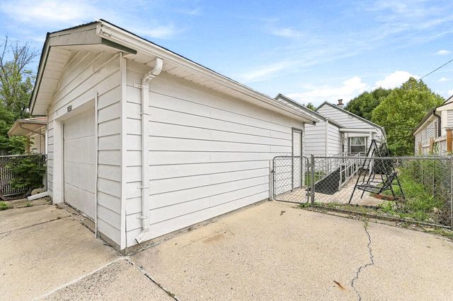 2425 S 63rd STREET, West Allis, WI 53219