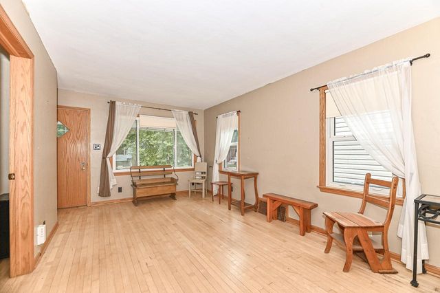 2425 S 63rd STREET, West Allis, WI 53219