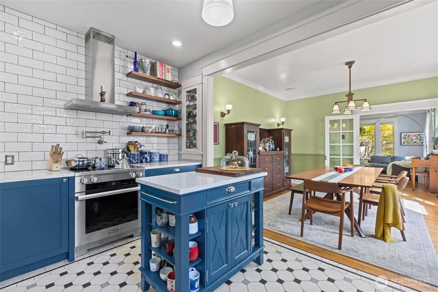 1609 N 50th Street, Seattle, WA 98103