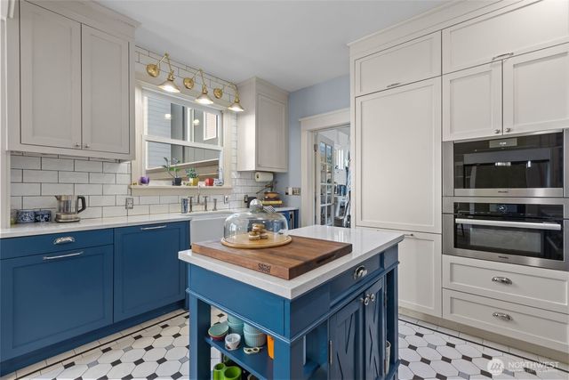 1609 N 50th Street, Seattle, WA 98103