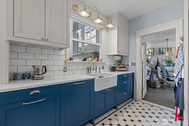 1609 N 50th Street, Seattle, WA 98103