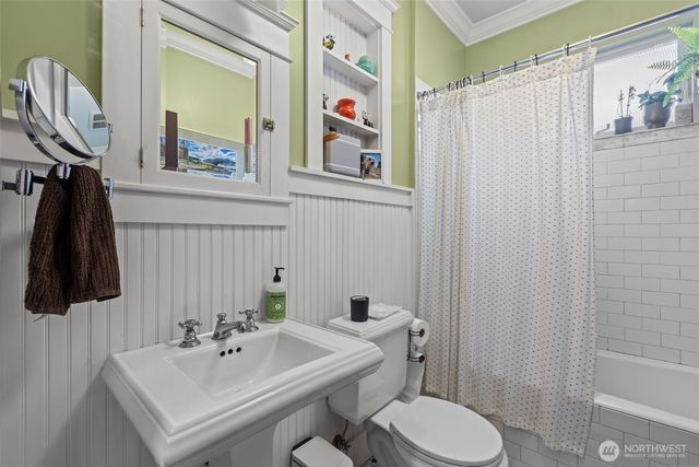 1609 N 50th Street, Seattle, WA 98103