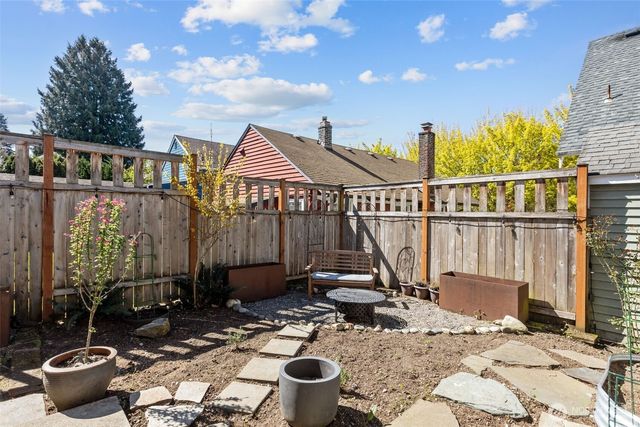 1609 N 50th Street, Seattle, WA 98103