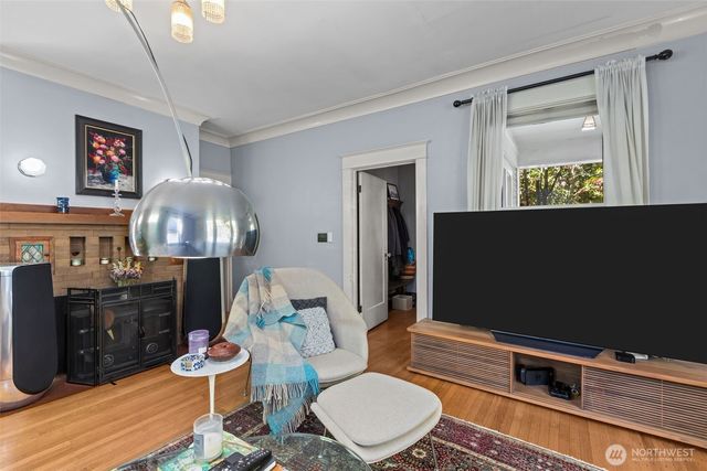 1609 N 50th Street, Seattle, WA 98103