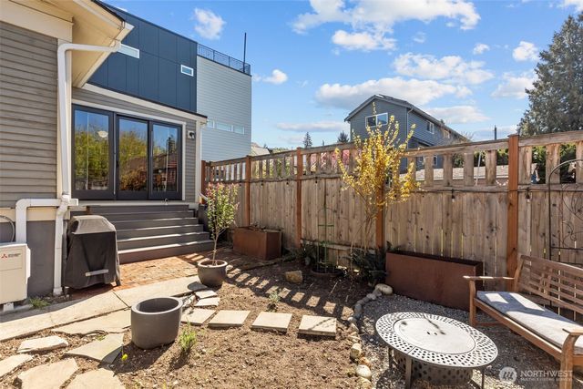 1609 N 50th Street, Seattle, WA 98103