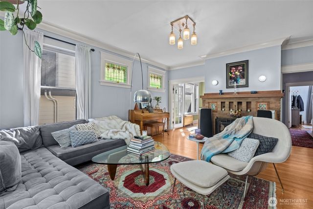 1609 N 50th Street, Seattle, WA 98103