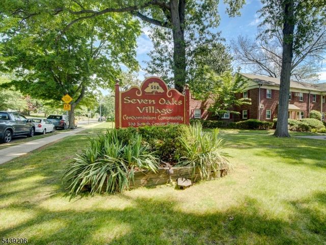 500 S Center St E11, City Of Orange Twp., NJ 07050