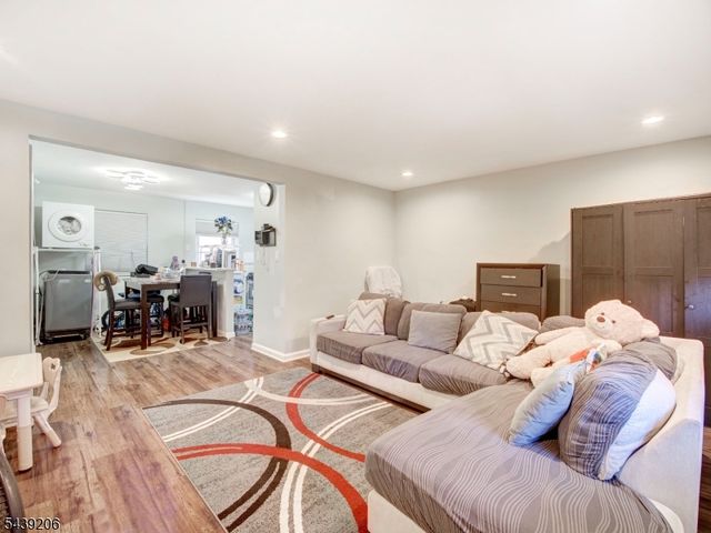 500 S Center St E11, City Of Orange Twp., NJ 07050