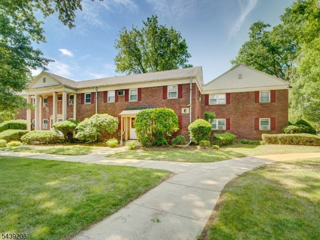 500 S Center St E11, City Of Orange Twp., NJ 07050 — photo 3