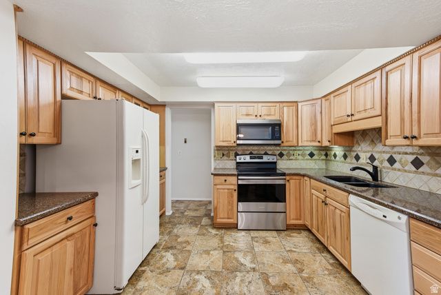 5483 S 925 E, South Ogden, UT 84405