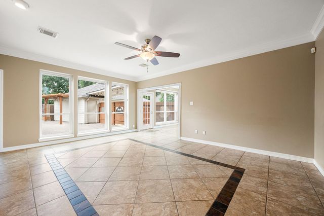 3714 Tree Manor Lane, Kingwood, TX 77345