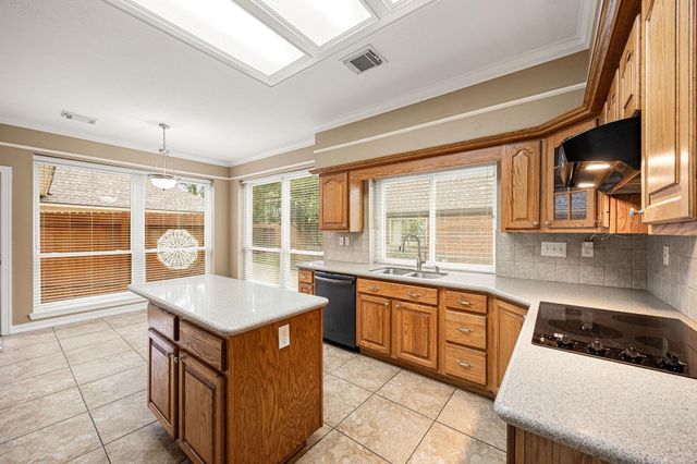 3714 Tree Manor Lane, Kingwood, TX 77345