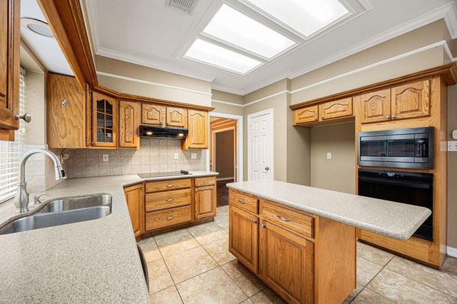 3714 Tree Manor Lane, Kingwood, TX 77345