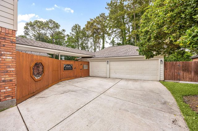 3714 Tree Manor Lane, Kingwood, TX 77345