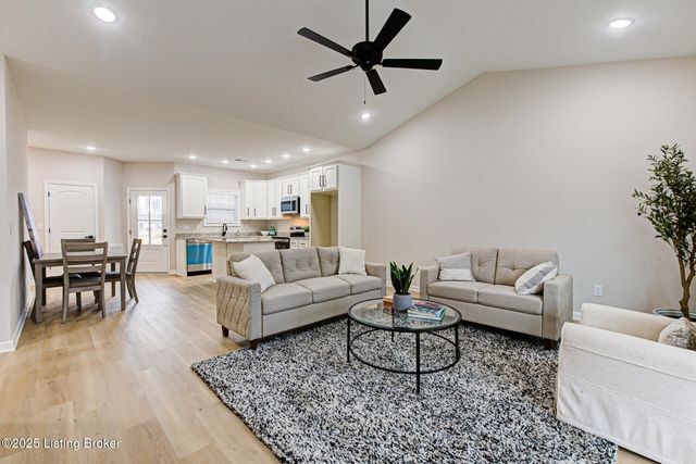 10926 Brookley Dr, Louisville, KY 40229