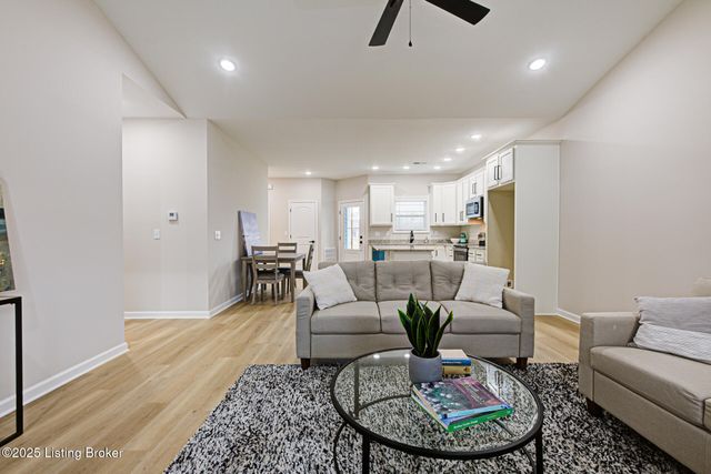 10926 Brookley Dr, Louisville, KY 40229