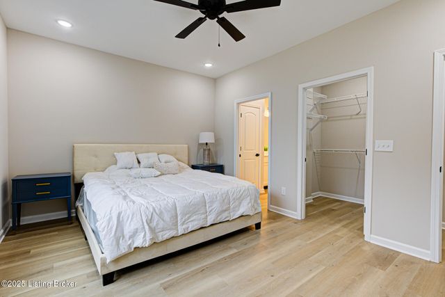 10926 Brookley Dr, Louisville, KY 40229