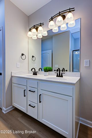 10926 Brookley Dr, Louisville, KY 40229