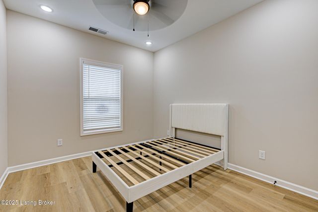 10926 Brookley Dr, Louisville, KY 40229