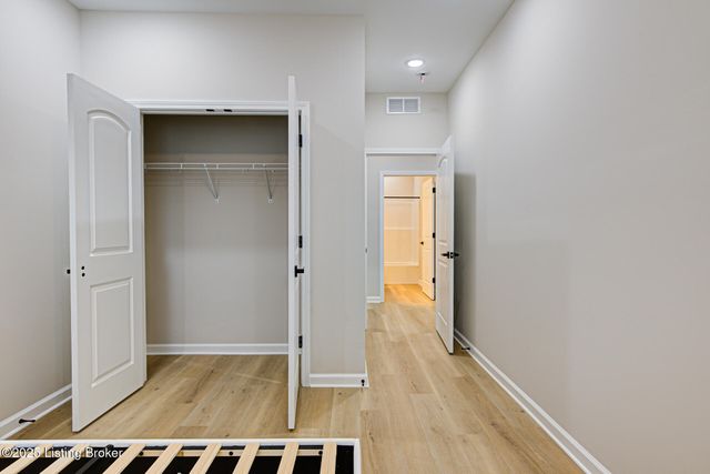 10926 Brookley Dr, Louisville, KY 40229