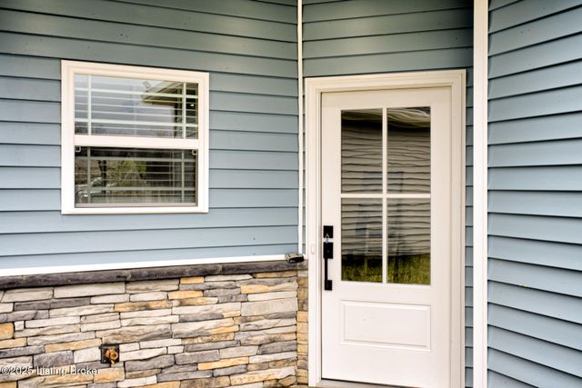 10926 Brookley Dr, Louisville, KY 40229