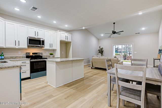 10926 Brookley Dr, Louisville, KY 40229