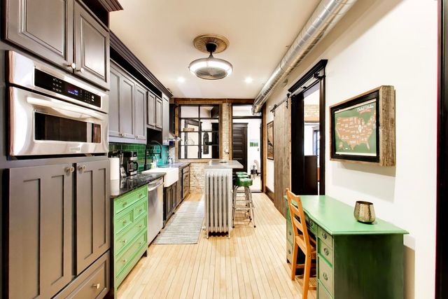 1126 W Morse Street 2W, Chicago, IL 60626