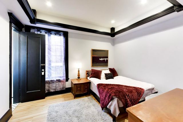 1126 W Morse Street 2W, Chicago, IL 60626
