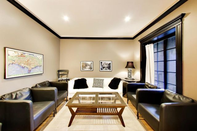 1126 W Morse Street 2W, Chicago, IL 60626