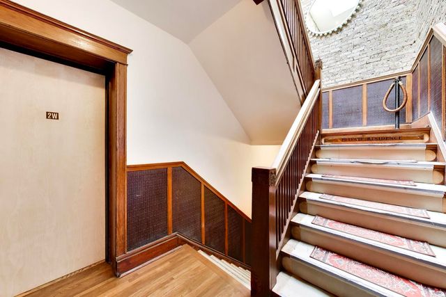 1126 W Morse Street 2W, Chicago, IL 60626