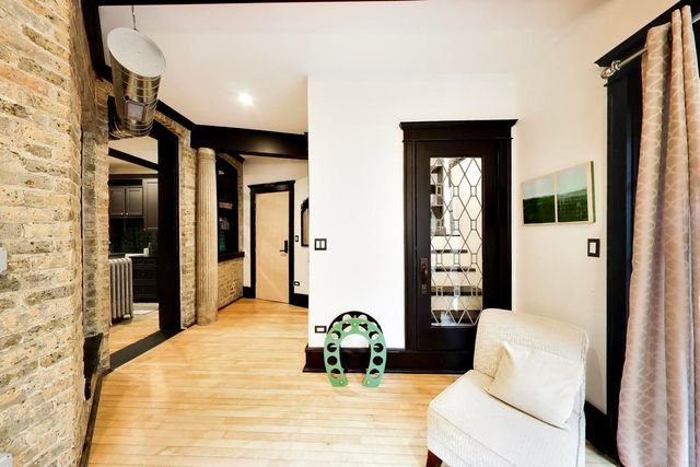 1126 W Morse Street 2W, Chicago, IL 60626