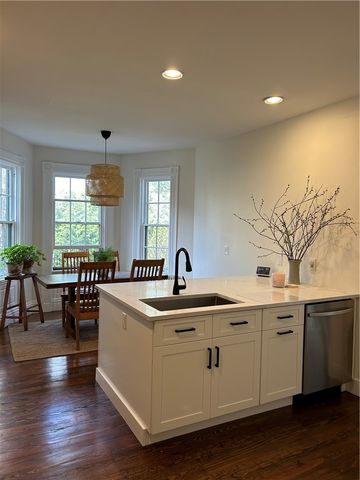 12 Bull Street, Newport, RI 02840