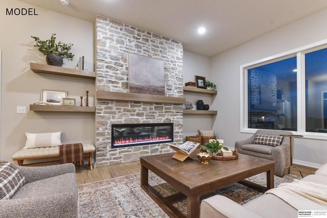 10814 S 221st Avenue, Gretna, NE 68028