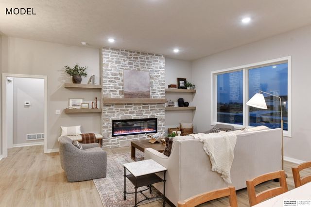 10814 S 221st Avenue, Gretna, NE 68028