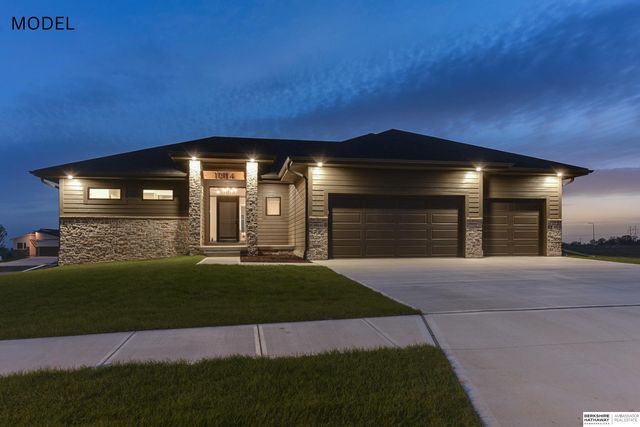 10814 S 221st Avenue, Gretna, NE 68028