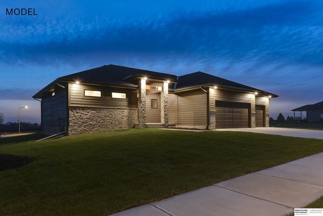 10814 S 221st Avenue, Gretna, NE 68028