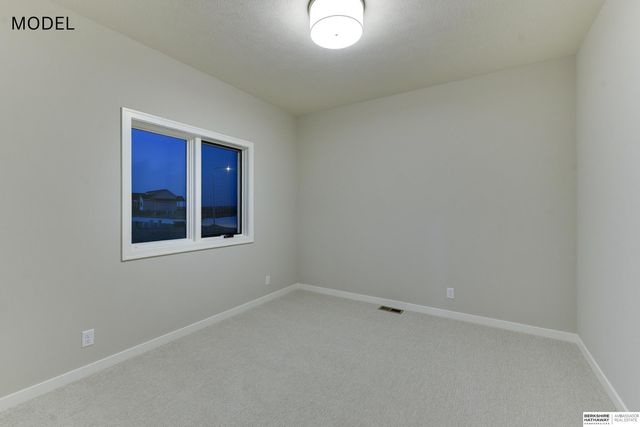 10814 S 221st Avenue, Gretna, NE 68028