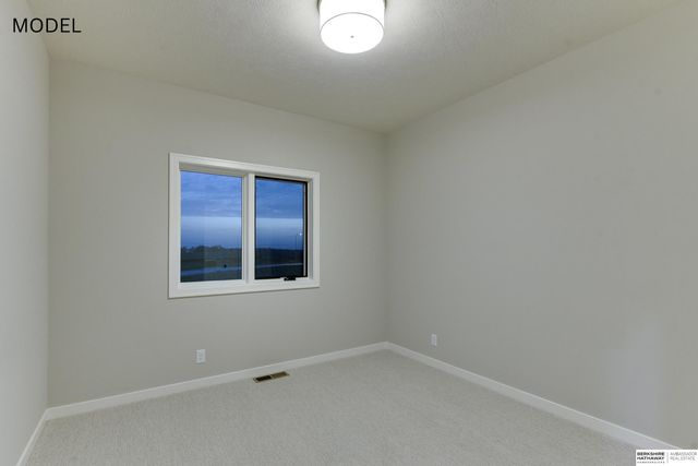 10814 S 221st Avenue, Gretna, NE 68028