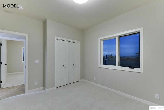 10814 S 221st Avenue, Gretna, NE 68028