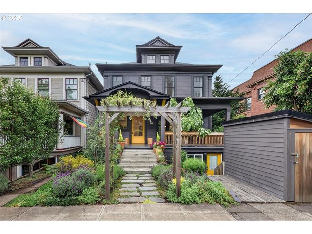 2935 Se YAMHILL St, Portland, OR 97214