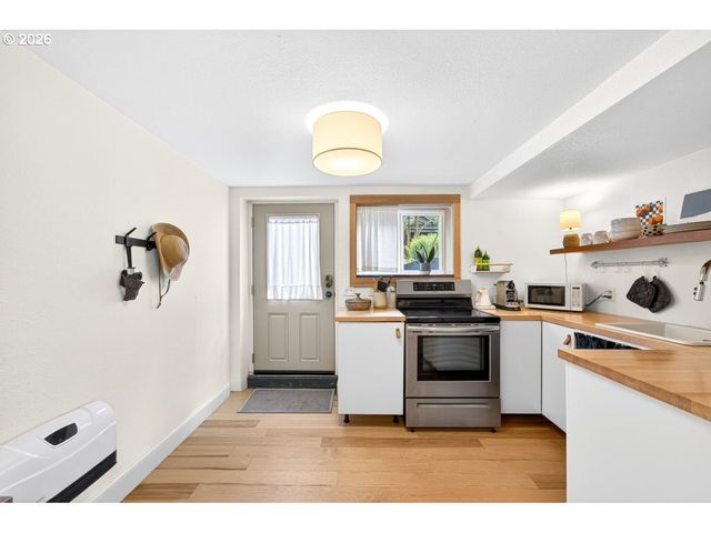 2935 Se YAMHILL St, Portland, OR 97214