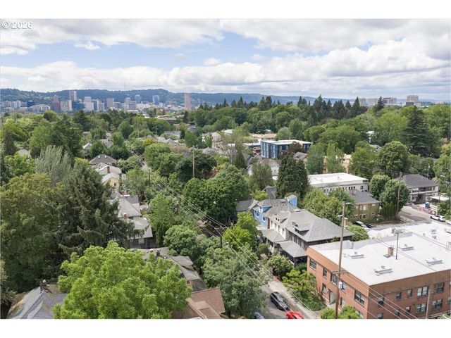 2935 Se YAMHILL St, Portland, OR 97214