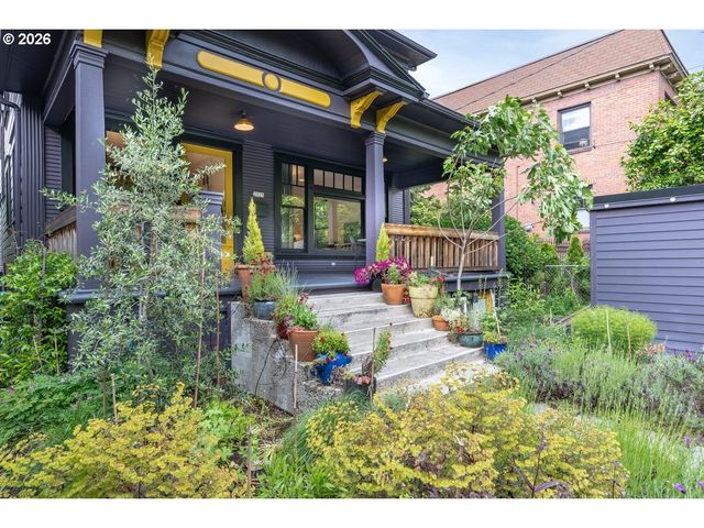 2935 Se YAMHILL St, Portland, OR 97214