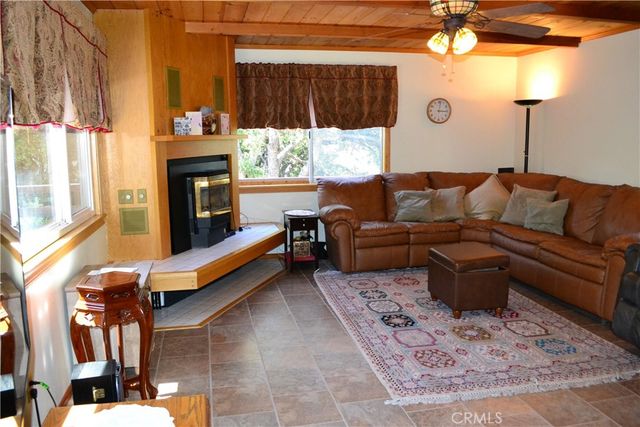 15433 Acacia Way, Pine Mountain Club, CA 93225