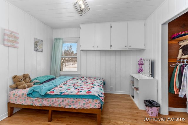 2132 4 Mile Road, Grand Rapids, MI 49525